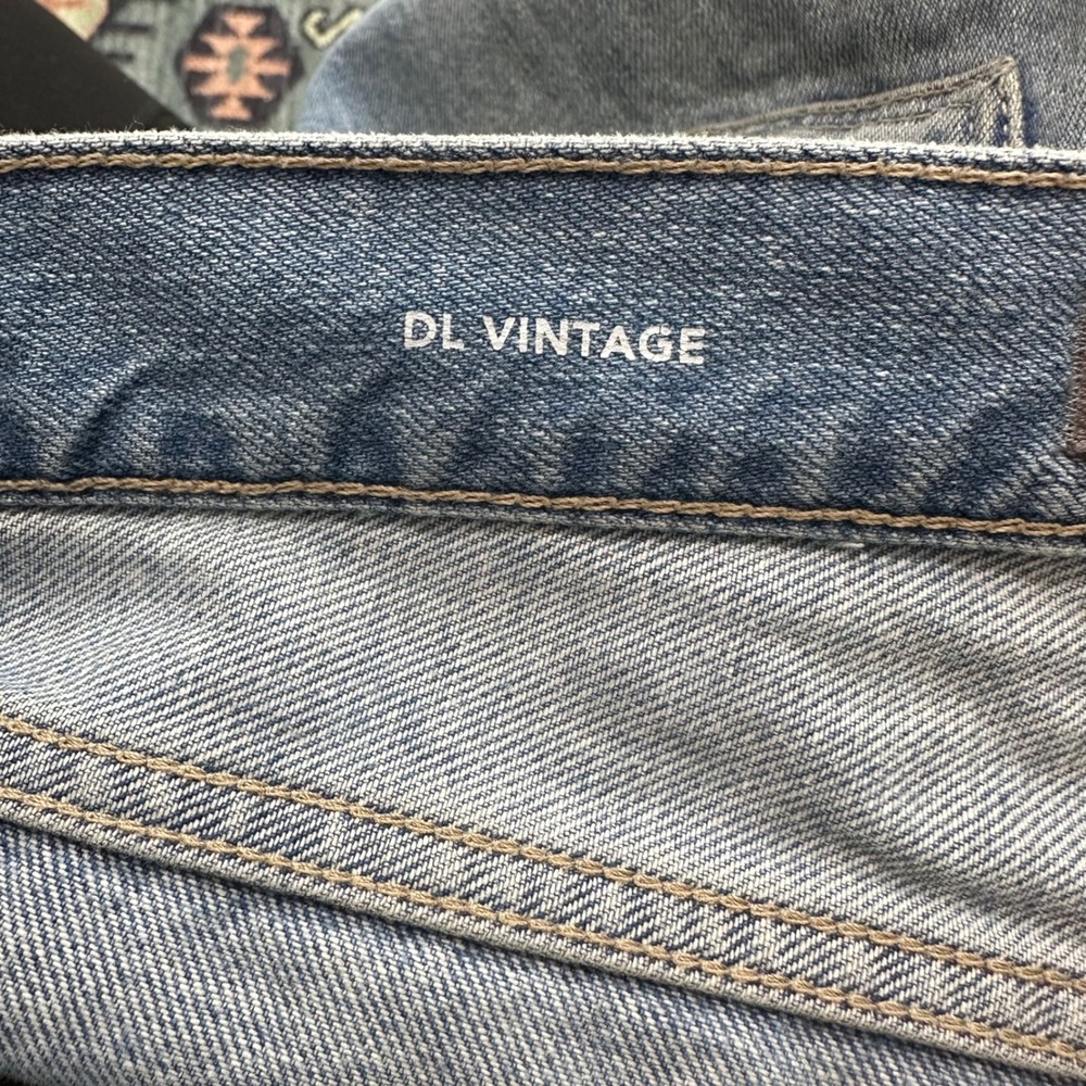 DL1961 Emilie Straight Ultra High Rise Vintage 31"‎ Sz 26 - Picture 7 of 11